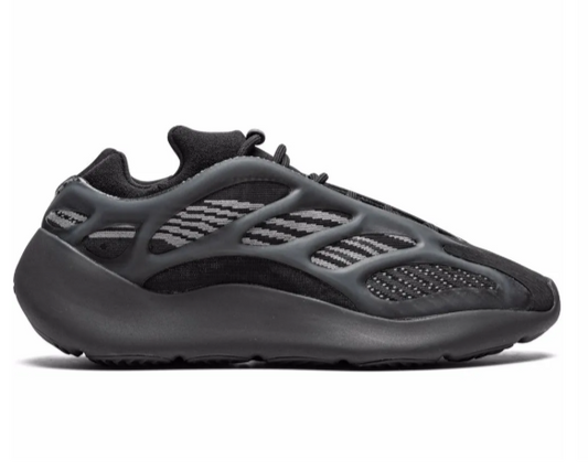 Yz 700 v3 black