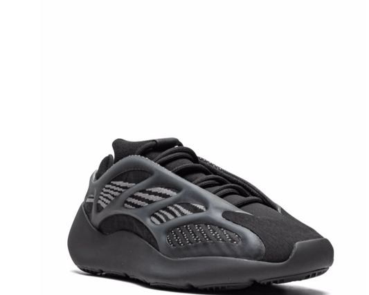 Yz 700 v3 black