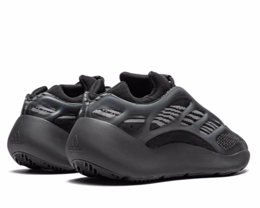 Yz 700 v3 black